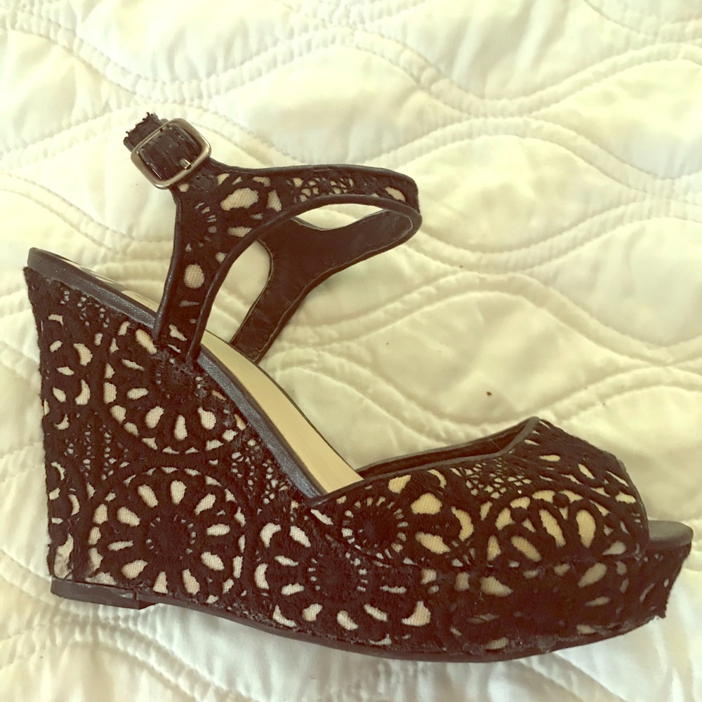 Black lace wedges